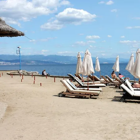 With A Parking Space - 9655 아파트 *